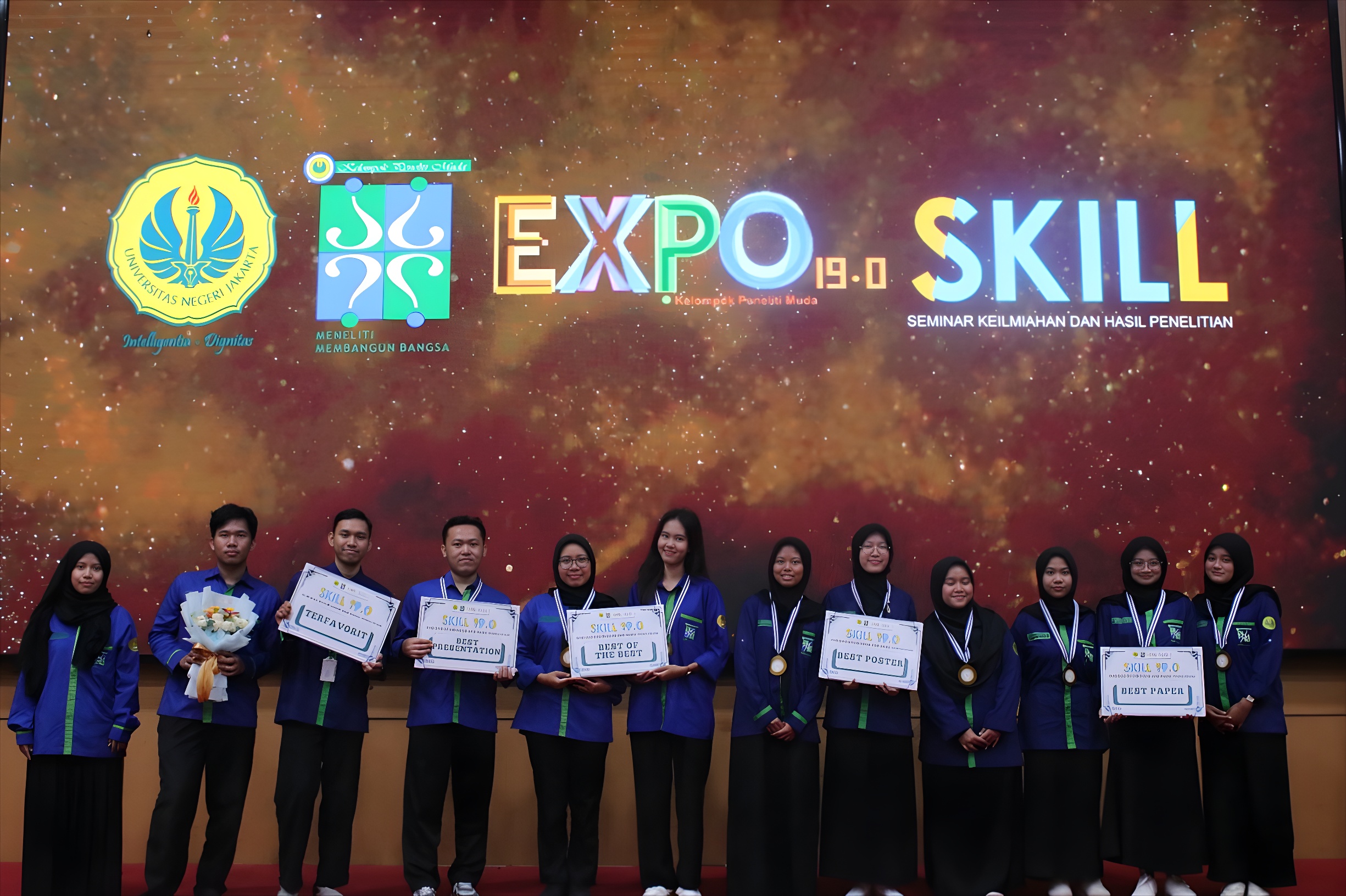 Suasana acara penghargaan dan panggung expo